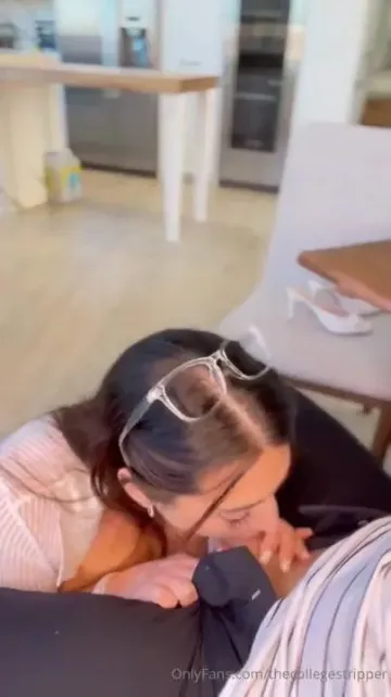 Mia Monroe Nude Secretary Blowjob OnlyFans Video Leaked - Image 6