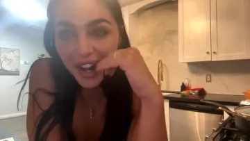 Emily Rinaudo Nude Kitchen OnlyFans Livestream Leaked - Image 7