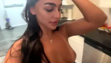 Emily Rinaudo Nude Kitchen OnlyFans Livestream Leaked - Image 18