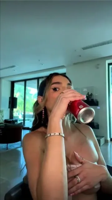 Lyna Perez Nude Cutting Clothes OnlyFans Livestream Leaked - Image 12