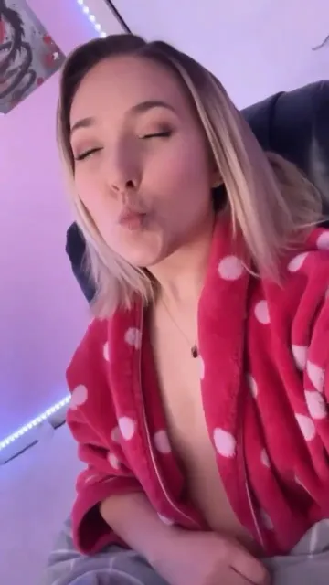 Jenna Twitch Nude Lingerie Onlyfans Video Leaked - Image 4