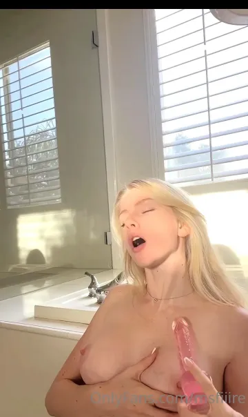MsFiiire Nude Dildo Blowjob Masturbation Onlyfans Video Leaked - Image 3