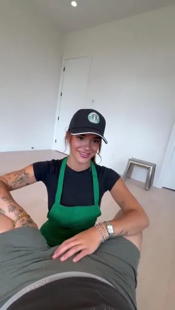 AriKytsya POV Starbucks Cosplay OnlyFans Video Leaked - Image 3
