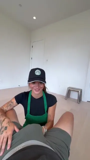 AriKytsya POV Starbucks Cosplay OnlyFans Video Leaked - Image 2