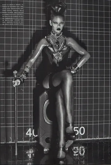 Rihanna Topless Nude Photoshoot Set Leaked - Image 6