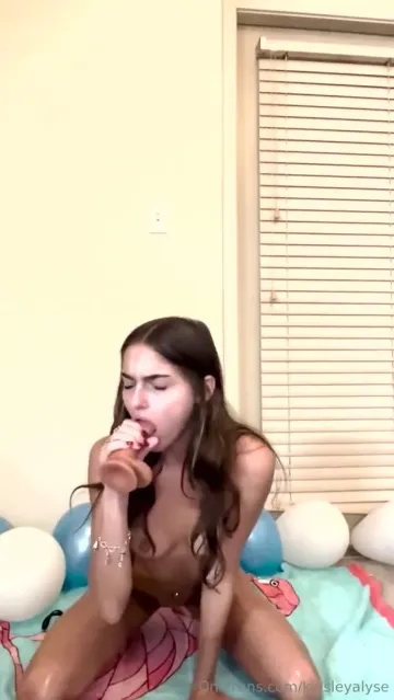 Kinsley Alyse Nude Oiled Masturbation OnlyFans Video Leaked - Image 5