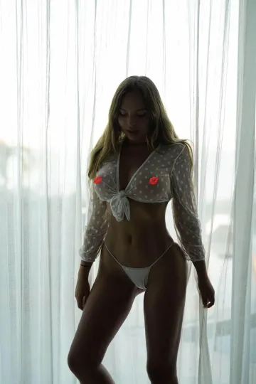 Veronica Bielik Nude Nipple Shirt Onlyfans Video Leaked - Image 2
