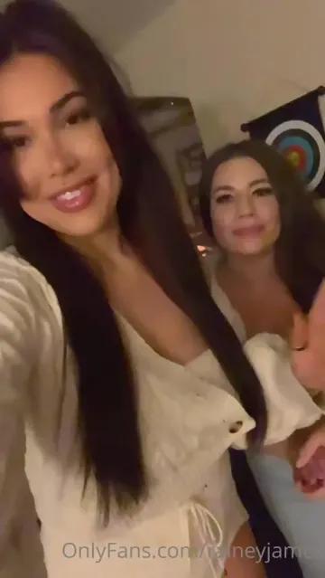 Rainey James POV Blowjob Threesome OnlyFans Video Leaked