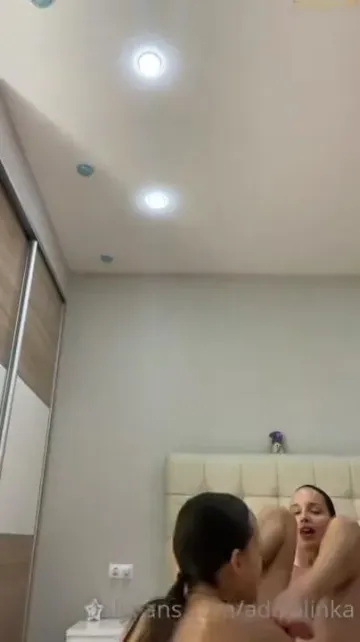 Adelalinka Twins Nude Kissing OnlyFans Video Leaked - Image 9