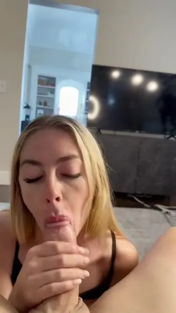 Emily Ray Nude POV Deepthroat Blowjob OnlyFans Video Leaked - Image 10