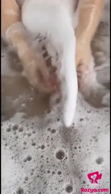 Rozyo Mallorca Nude Bath Tease OnlyFans Video Leaked - Image 4