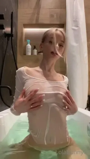 Lola Bunny Wet T-Shirt Bath OnlyFans Video Leaked - Image 9