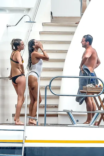 Selena Gomez Cara Delevingne Swimsuit Set Leaked - Image 10