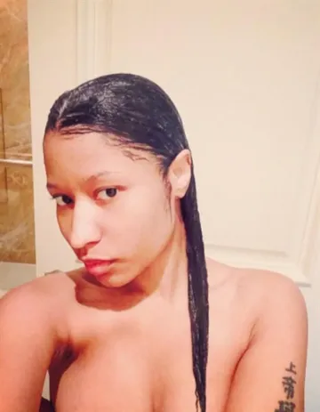Nicki Minaj Nude Nipple Slips Leaked - Image 2