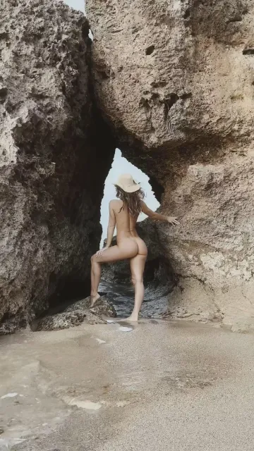 Rachel Cook Nude Beach Bikini Posing OnlyFans Video Leaked - Image 3