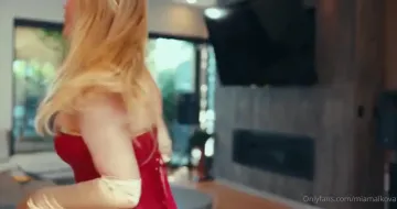 Mia Malkova Nude Try-On Cosplay OnlyFans Video Leaked - Image 2