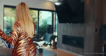 Mia Malkova Nude Try-On Cosplay OnlyFans Video Leaked - Image 7