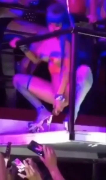 Cardi B Nude Stage Stripper Pussy Bottle Video Leaked - Image 3