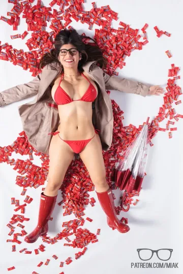 Mia Khalifa Bikini Rain Boots Photoshoot Set Leaked - Image 8