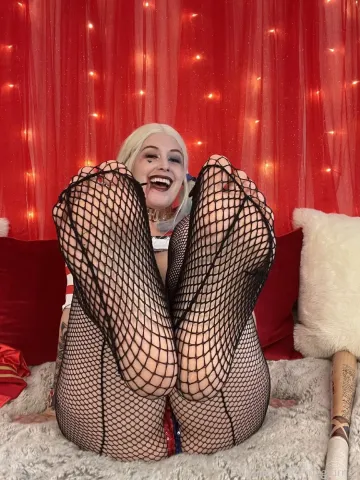 Meg Turney Harley Quinn Cosplay Onlyfans Set Leaked - Image 7