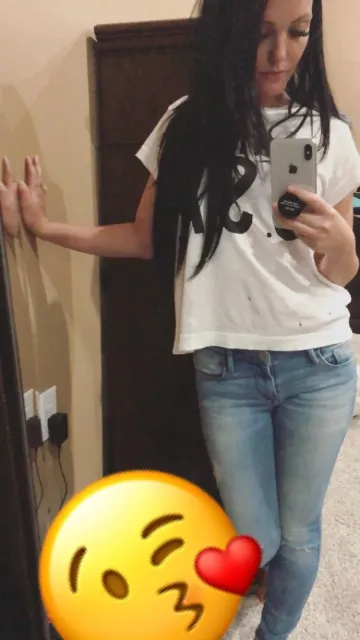 Brittney Atwood Sexy Pictures - Image 25