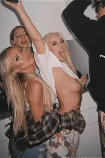 Tana Mongeau Nude Tits Onlyfans Leaked Video - Image 9