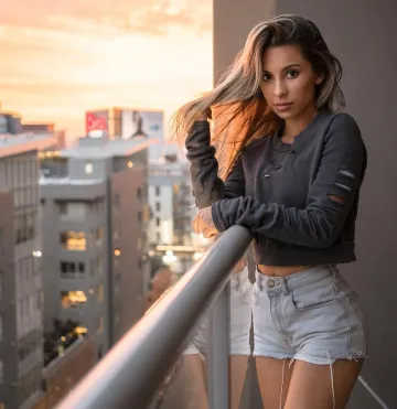 Ayla Woodruff Sexy Pictures - Image 2