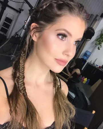 Amanda Cerny Sexy Pictures - Image 15