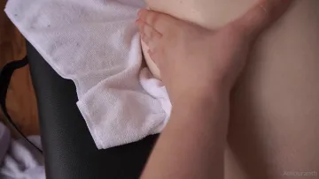 Amouranth Massage Onlyfans Video Leaked - Image 5