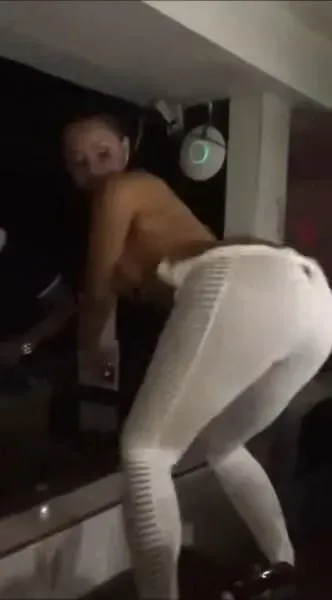 Cardi B Nude Topless Stripper Twerking Video Leaked - Image 4