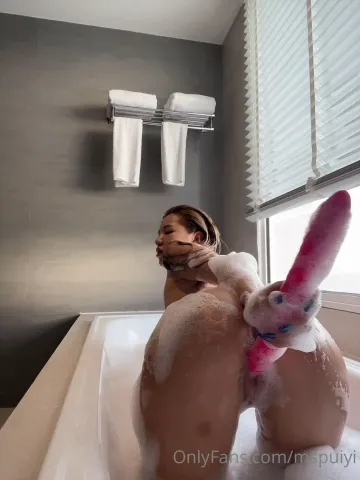 Siew Pui Yi Bath Dildo Masturbation OnlyFans Video Leaked - Image 10