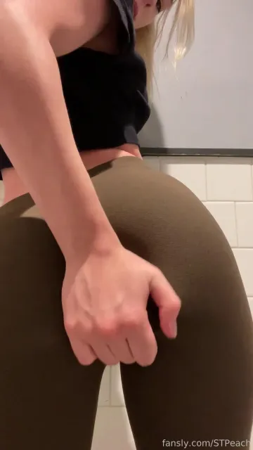 STPeach Public Bathroom Fansly Video Leaked - Image 2