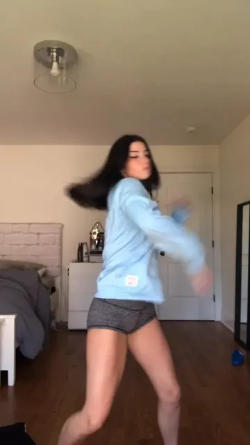 Charli D’Amelio Biking Shorts Camel Toe Video Leaked - Image 11