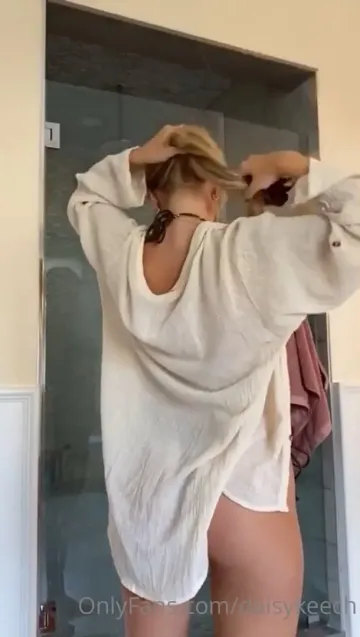 Daisy Keech Nude Bikini Stripping Onlyfans Video Leaked - Image 8