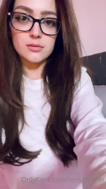 Tessa Fowler Nude Livestream Striptease OnlyFans Video Leaked - Image 2