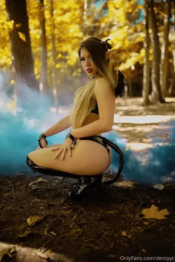 Dessyyc Outdoor Thong Elf Cosplay Onlyfans Set Leaked - Image 8