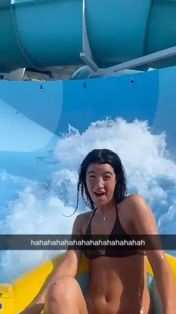 Charli D’Amelio Bikini Waterpark Video Leaked - Image 11