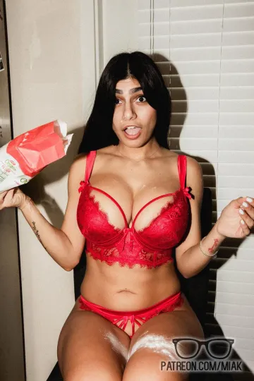 Mia Khalifa Lingerie Cooking Patreon Set Leaked - Image 8