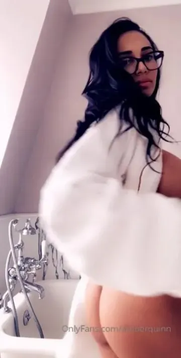 Amber Quinn Nude Robe Strip Onlyfans Video Leaked - Image 6