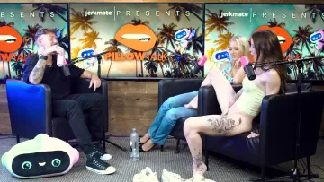 Dainty Wilder Nude Squirt On Podcast OnlyFans Video Leaked - Image 5