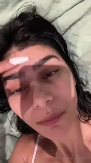 Mia Khalifa Nude Nipple Slip OnlyFans Livestream Leaked - Image 4