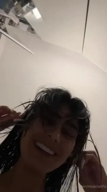 Mia Khalifa Nude Nipple Slip OnlyFans Livestream Leaked - Image 15