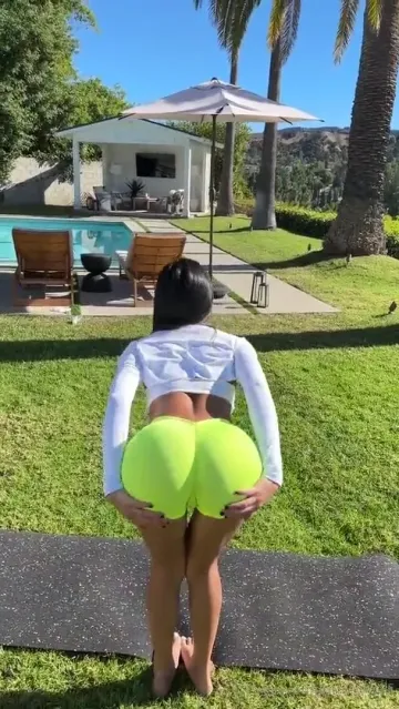 Autumn Falls Nude Outdoor Doggy Style OnlyFans Video Leaked - Image 2