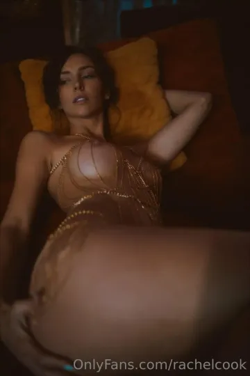 Rachel Cook Nude Chain Lingerie Posing Set Leaked - Image 18