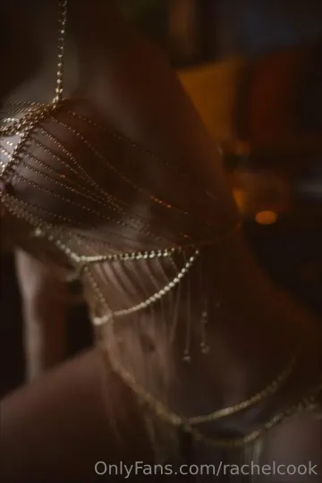 Rachel Cook Nude Chain Lingerie Posing Set Leaked - Image 28