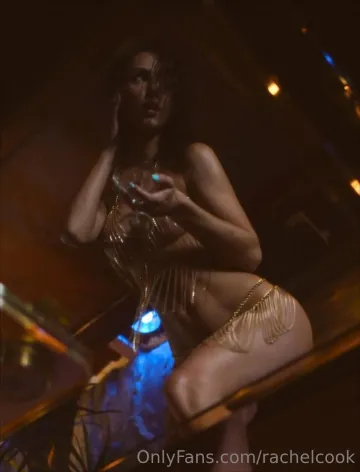 Rachel Cook Nude Chain Lingerie Posing Set Leaked - Image 29