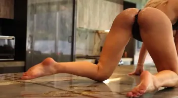 Stefanie Gurzanski Nude Ass Tease OnlyFans Video Leaked - Image 10