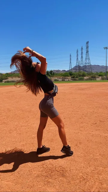 Taylor Alesia Sexy Pictures - Image 3