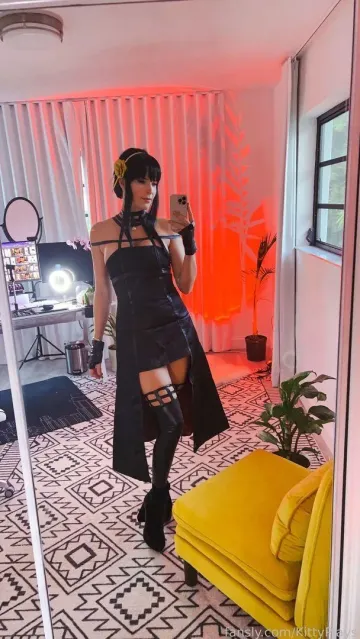 KittyPlays Sexy Yor Forger Cosplay Fansly Set Leaked - Image 20