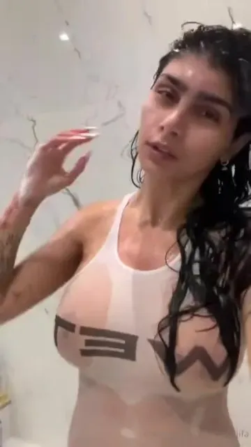 Mia Khalifa Nude Wet Tank Top OnlyFans Video Leaked - Image 23